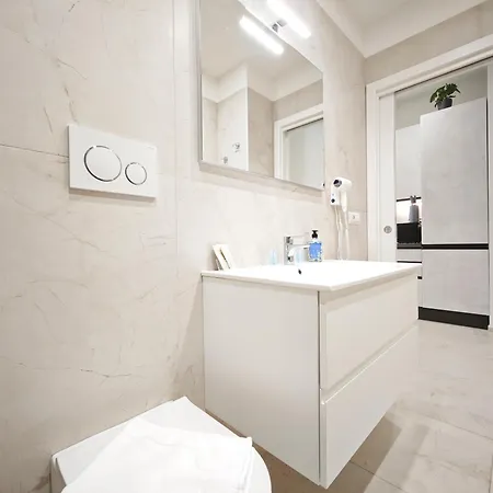 Mirror * Bari